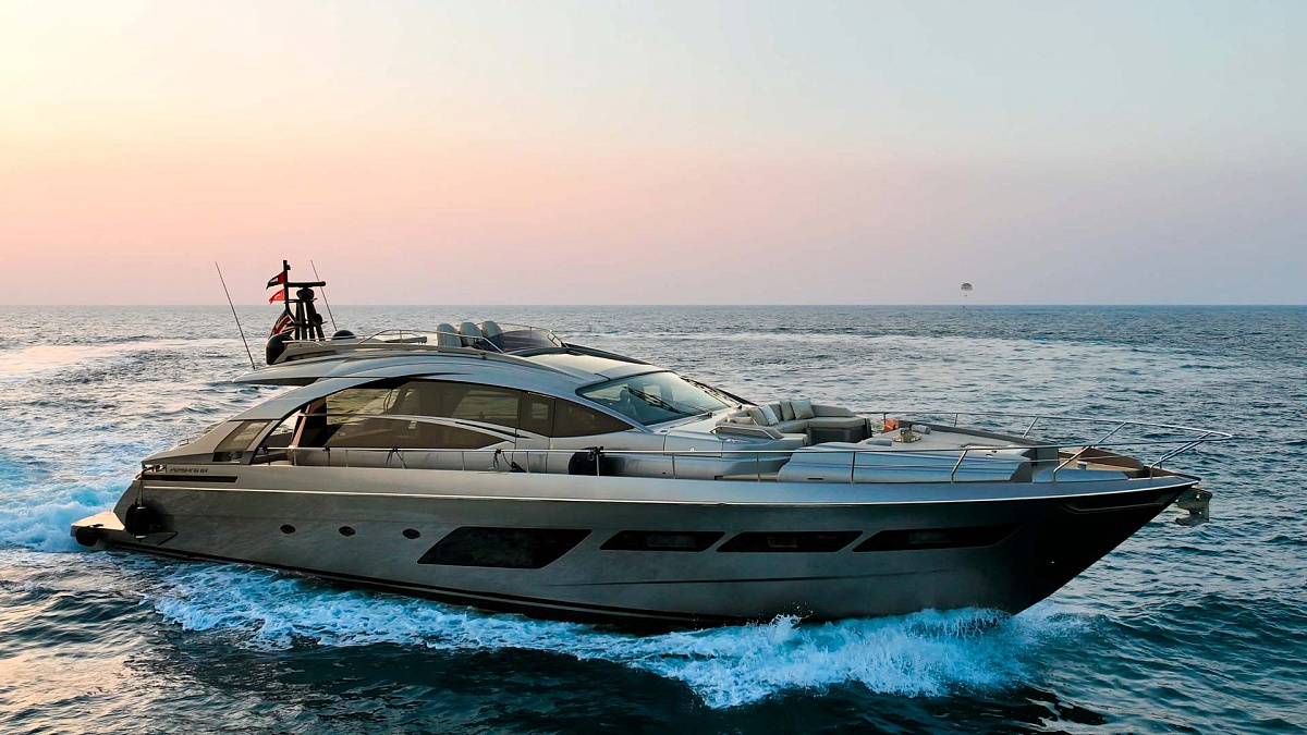 Pershing 8X